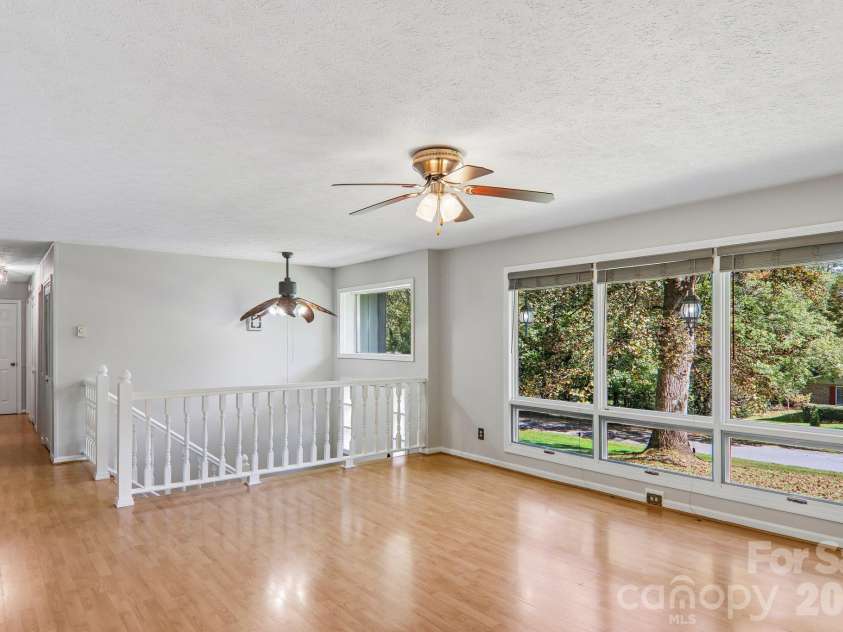 122 Laurel Lane, Etowah, NC 28729.  MLS# CAR4433580, YatesRealty ID 56167. 