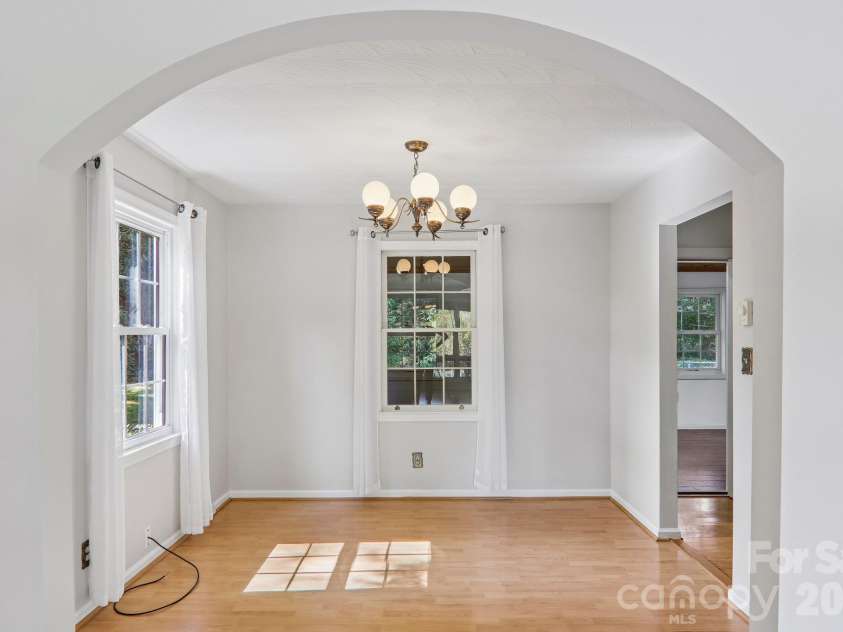 122 Laurel Lane, Etowah, NC 28729.  MLS# CAR4433580, YatesRealty ID 56167. 