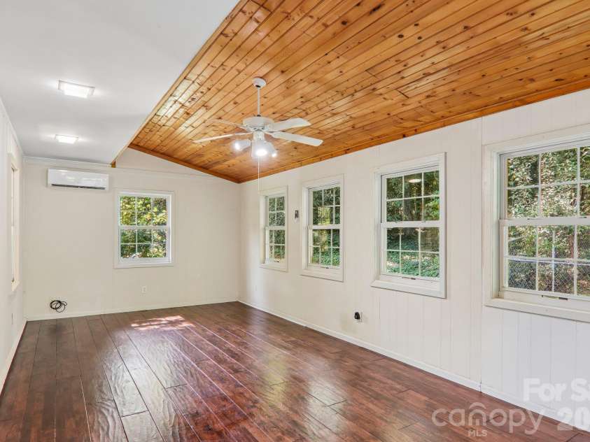 122 Laurel Lane, Etowah, NC 28729.  MLS# CAR4433580, YatesRealty ID 56167. 