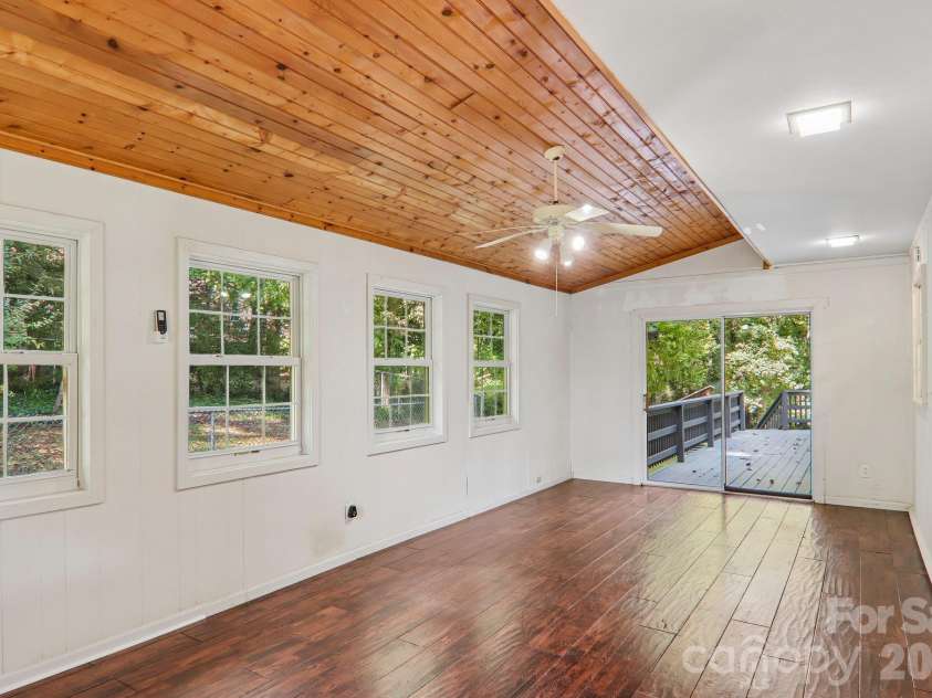 122 Laurel Lane, Etowah, NC 28729.  MLS# CAR4433580, YatesRealty ID 56167. 