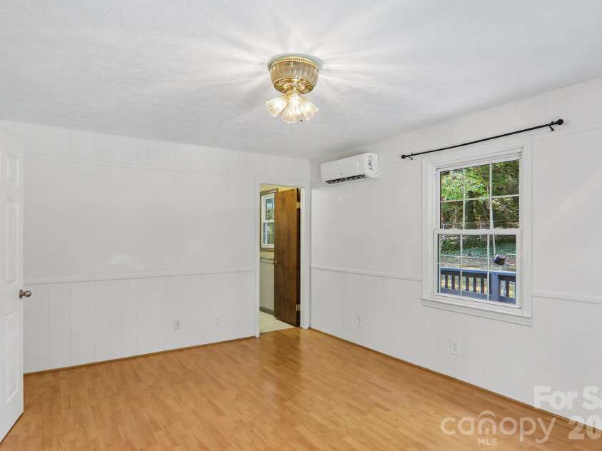 122 Laurel Lane, Etowah, NC 28729.  MLS# CAR4433580, YatesRealty ID 56167. 