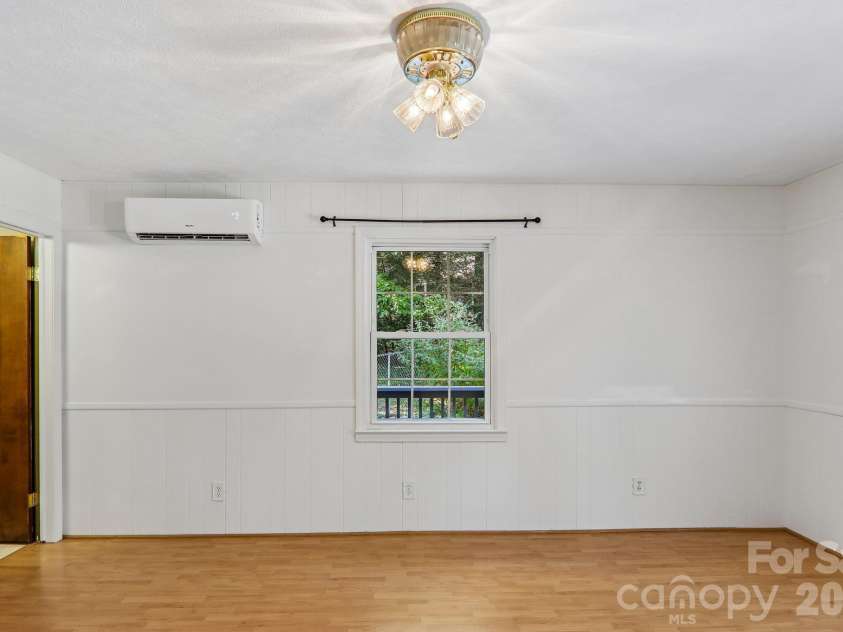 122 Laurel Lane, Etowah, NC 28729.  MLS# CAR4433580, YatesRealty ID 56167. 