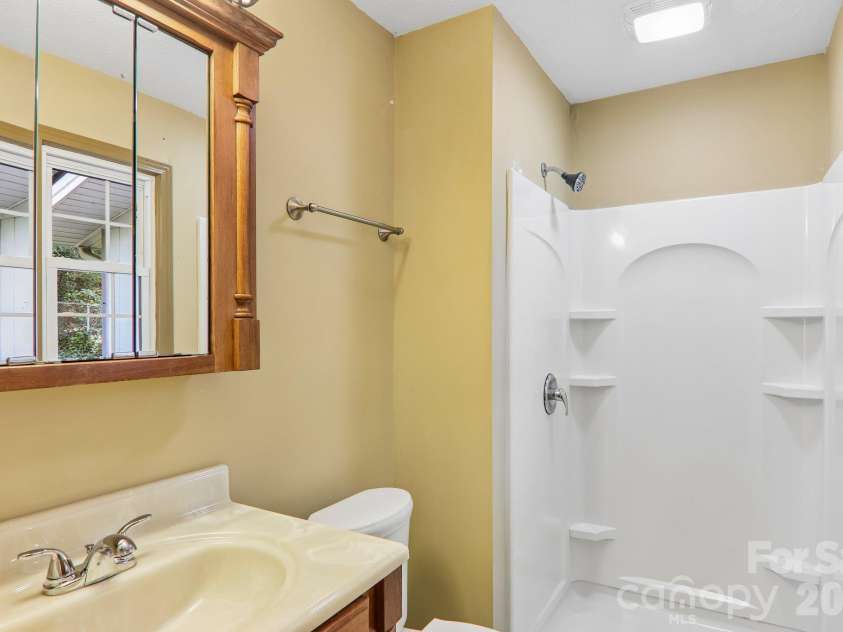 122 Laurel Lane, Etowah, NC 28729.  MLS# CAR4433580, YatesRealty ID 56167. 