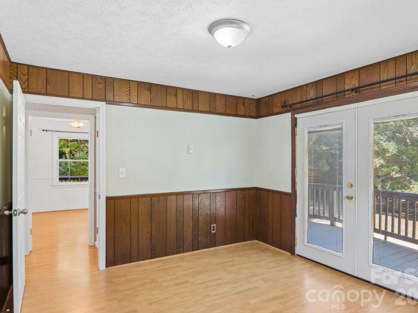 122 Laurel Lane, Etowah, NC 28729.  MLS# CAR4433580, YatesRealty ID 56167. 