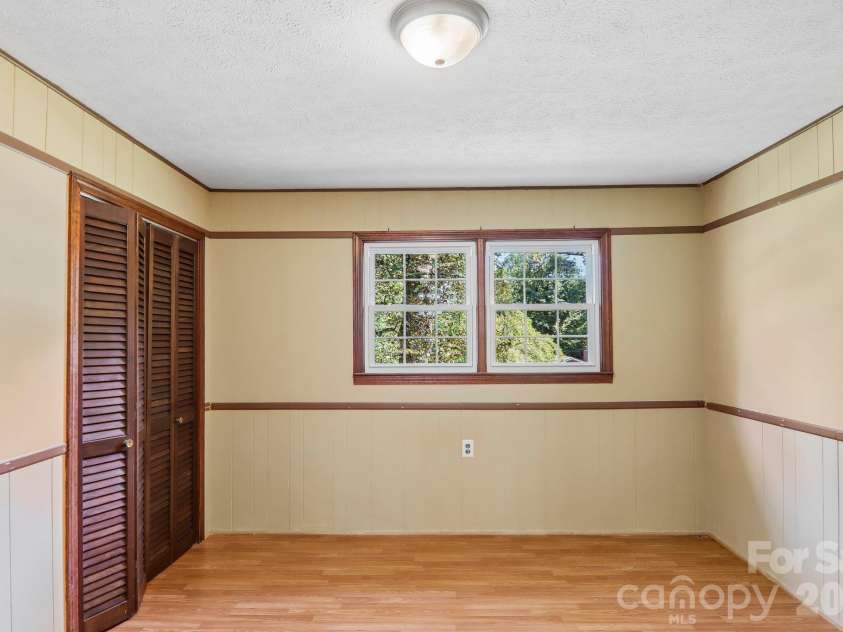 122 Laurel Lane, Etowah, NC 28729.  MLS# CAR4433580, YatesRealty ID 56167. 
