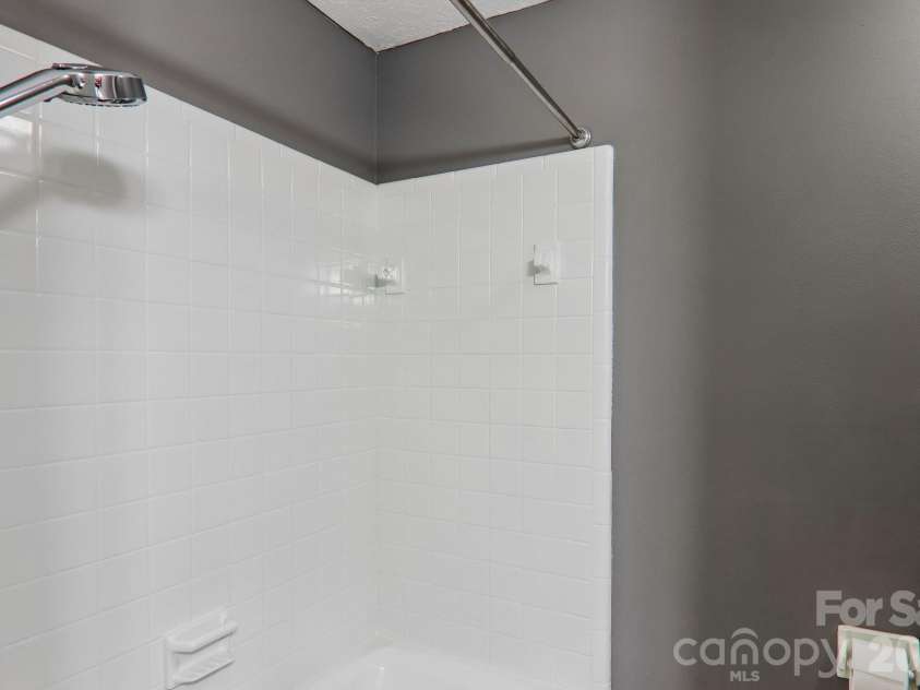 122 Laurel Lane, Etowah, NC 28729.  MLS# CAR4433580, YatesRealty ID 56167. 