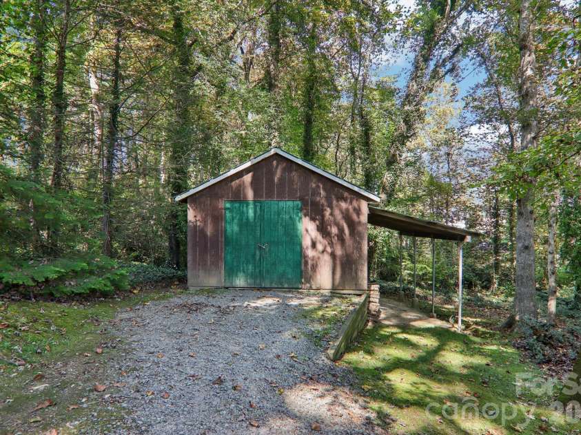 122 Laurel Lane, Etowah, NC 28729.  MLS# CAR4433580, YatesRealty ID 56167. 