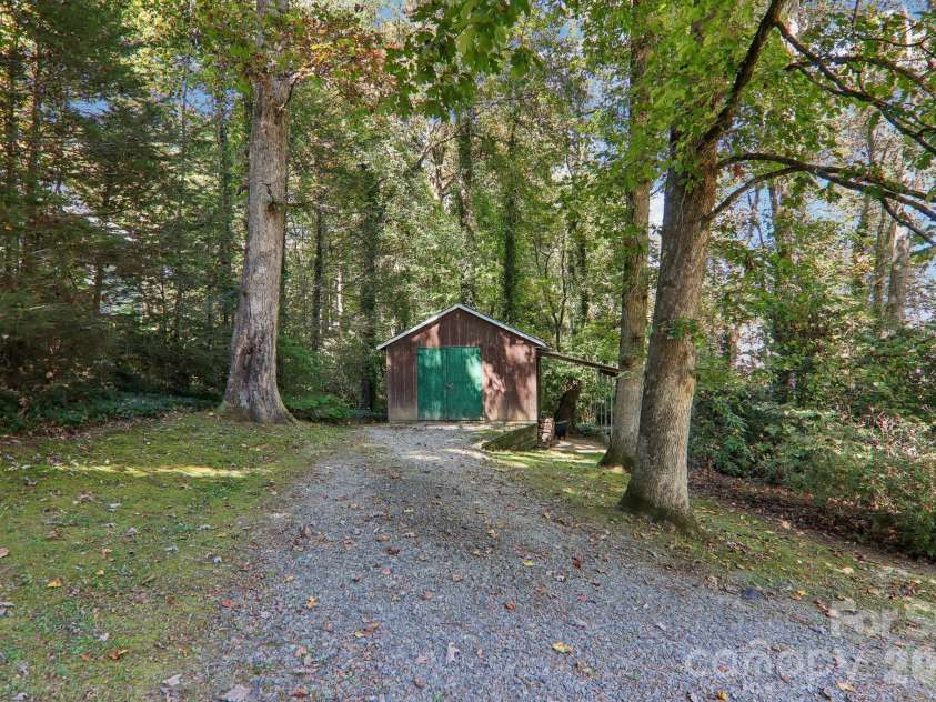 122 Laurel Lane, Etowah, NC 28729.  MLS# CAR4433580, YatesRealty ID 56167. 