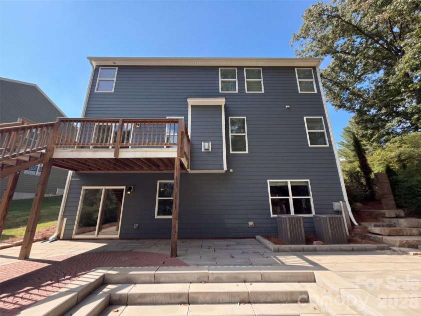 7412 Canova Lane, Charlotte, NC 28278.  MLS# CAR4433706, YatesRealty ID 56168. 
