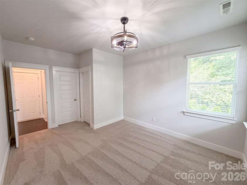 7412 Canova Lane, Charlotte, NC 28278.  MLS# CAR4433706, YatesRealty ID 56168. 