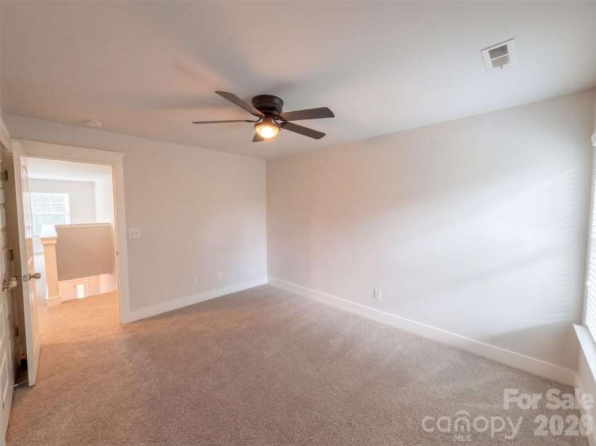 7412 Canova Lane, Charlotte, NC 28278.  MLS# CAR4433706, YatesRealty ID 56168. 