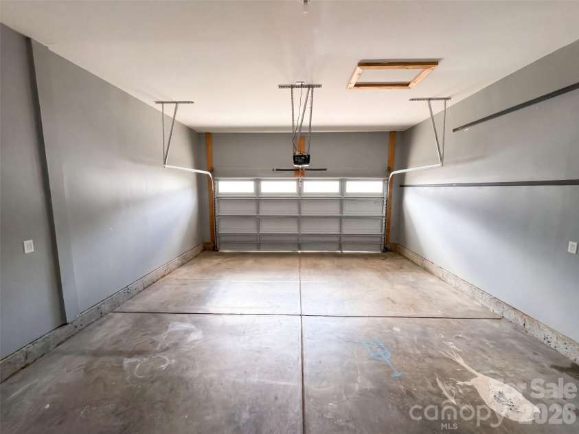 7412 Canova Lane, Charlotte, NC 28278.  MLS# CAR4433706, YatesRealty ID 56168. 