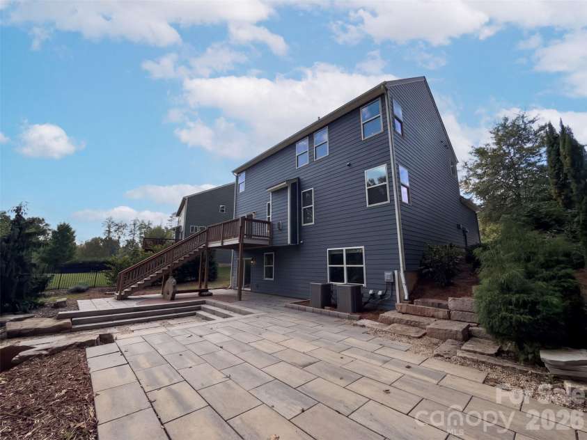 7412 Canova Lane, Charlotte, NC 28278.  MLS# CAR4433706, YatesRealty ID 56168. 