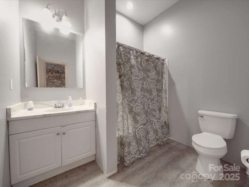5687 Putuptoe Place, Norwood, NC 28128.  MLS# CAR4233890, YatesRealty ID 5617. 2nd Bathroom
