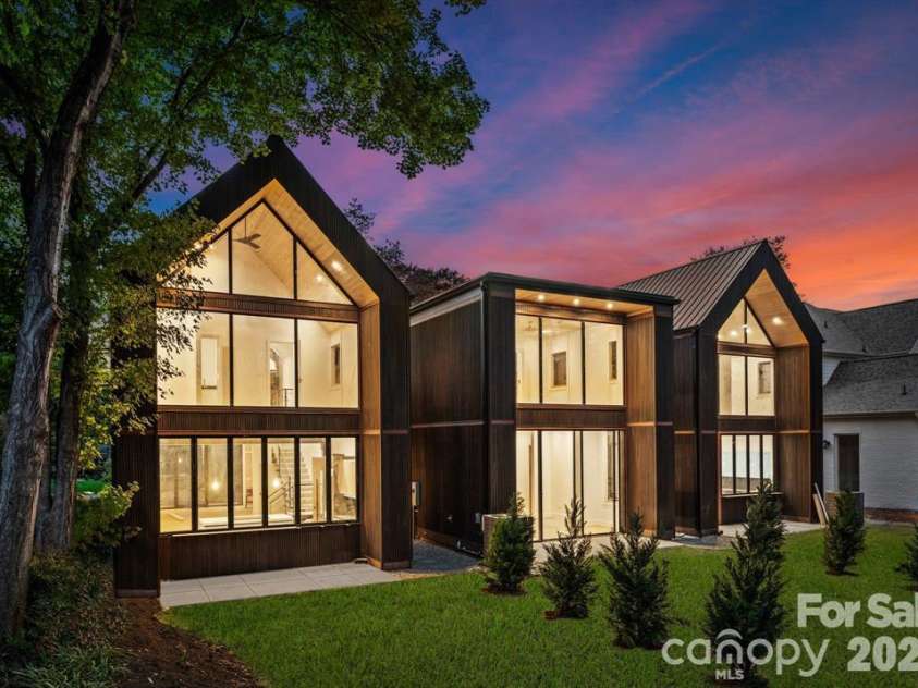 3615 Providence Road, Charlotte, NC 28211.  MLS# CAR4433083, YatesRealty ID 56170. 