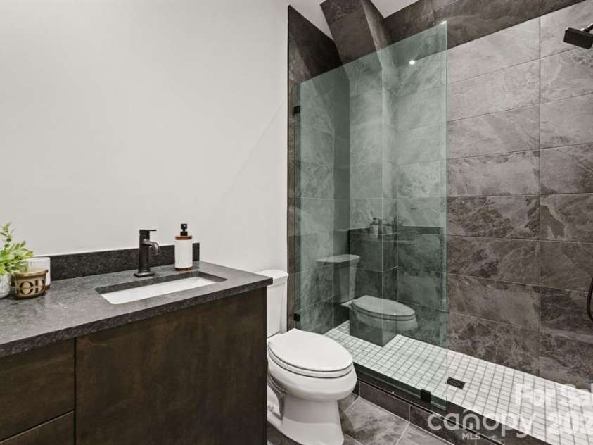 3615 Providence Road, Charlotte, NC 28211.  MLS# CAR4433083, YatesRealty ID 56170. 