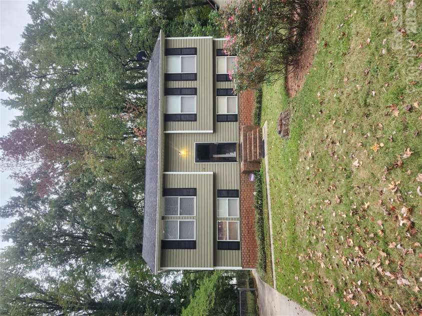 6836 Honey Hurst Lane, Charlotte, NC 28212.  MLS# CAR4432597, YatesRealty ID 56174. 