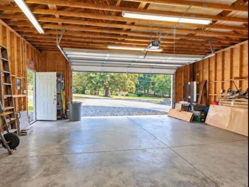 1627 Lakewood Drive, Rock Hill, SC 29732.  MLS# CAR4432089, YatesRealty ID 56179. Garage/Workshop Interior