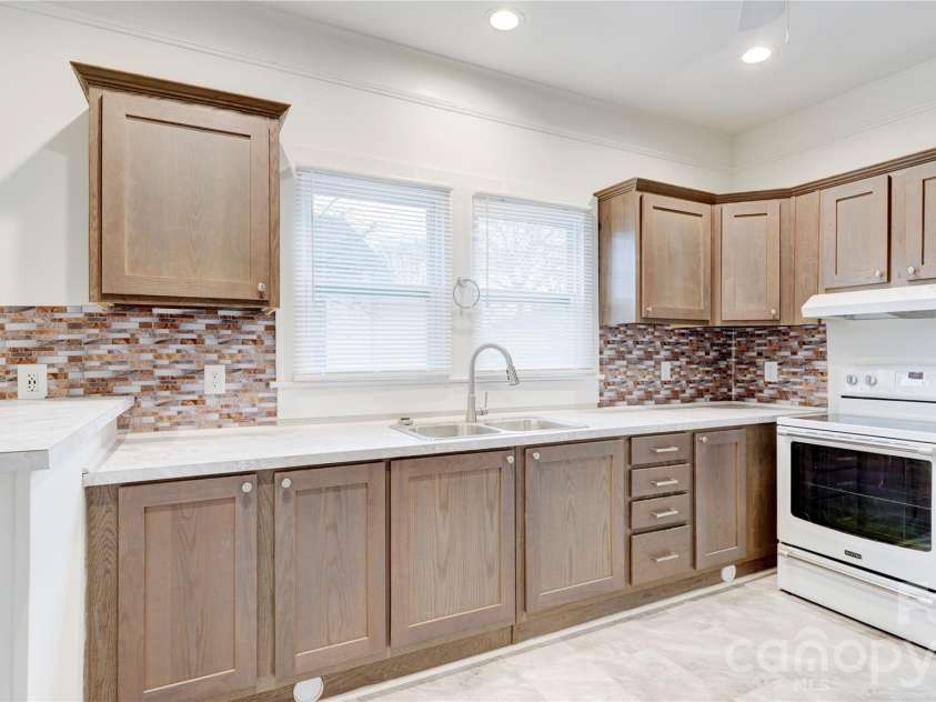 1003 Cannon Boulevard, Kannapolis, NC 28083.  MLS# CAR4326780, YatesRealty ID 5618. 