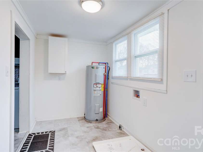 1003 Cannon Boulevard, Kannapolis, NC 28083.  MLS# CAR4326780, YatesRealty ID 5618. 