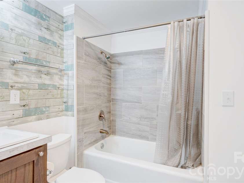 1003 Cannon Boulevard, Kannapolis, NC 28083.  MLS# CAR4326780, YatesRealty ID 5618. 