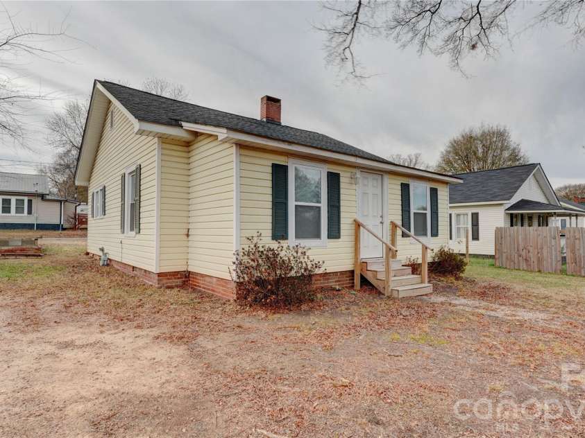 1003 Cannon Boulevard, Kannapolis, NC 28083.  MLS# CAR4326780, YatesRealty ID 5618. 