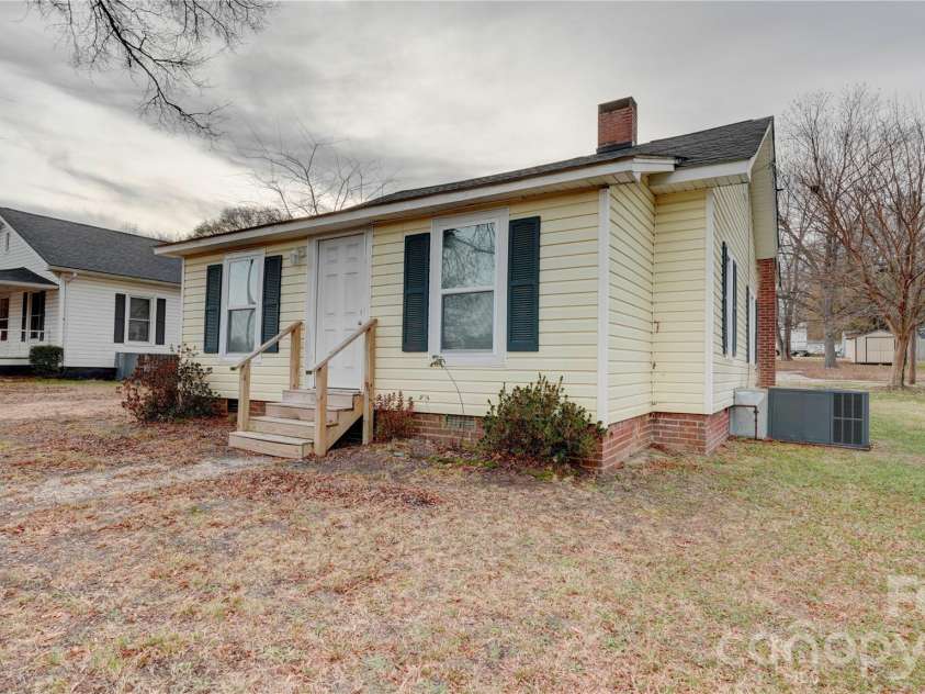 1003 Cannon Boulevard, Kannapolis, NC 28083.  MLS# CAR4326780, YatesRealty ID 5618. 