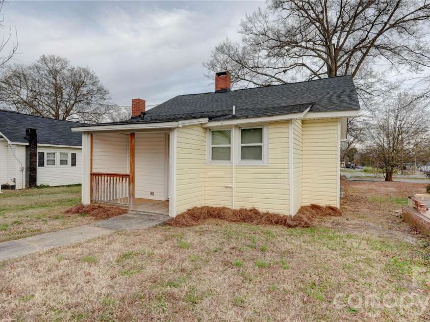 1003 Cannon Boulevard, Kannapolis, NC 28083.  MLS# CAR4326780, YatesRealty ID 5618. 