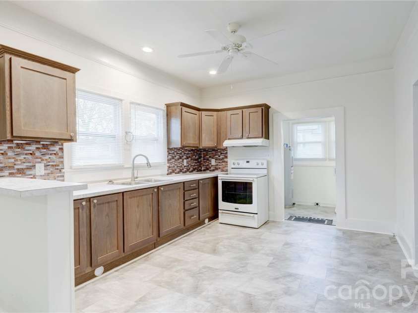 1003 Cannon Boulevard, Kannapolis, NC 28083.  MLS# CAR4326780, YatesRealty ID 5618. Spacious Kitchen