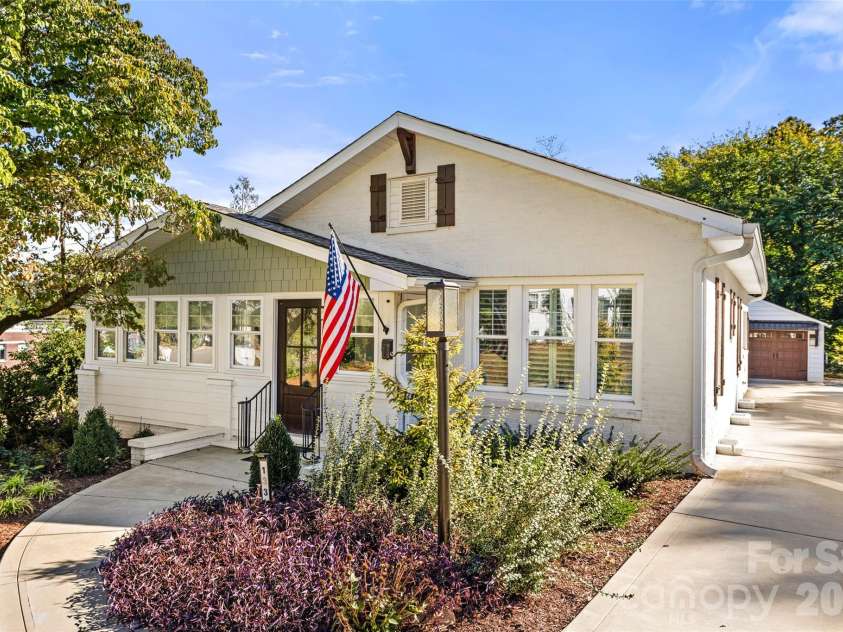 133 Glendale Avenue, Mount Holly, NC 28120.  MLS# CAR4432275, YatesRealty ID 56182. 