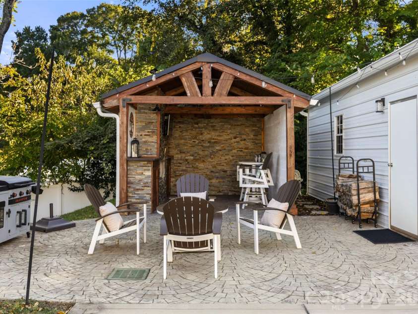 133 Glendale Avenue, Mount Holly, NC 28120.  MLS# CAR4432275, YatesRealty ID 56182. 