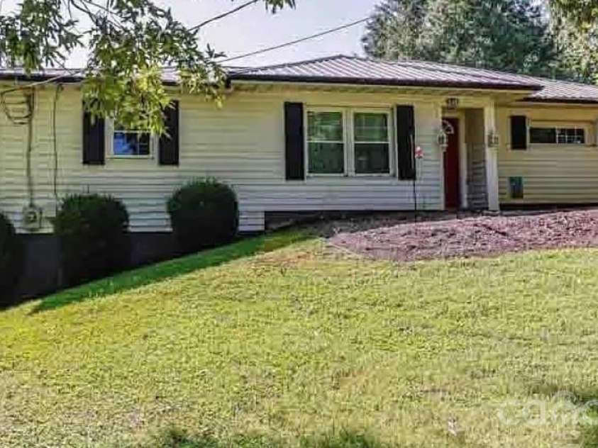340 Cherry Mountain Street, Forest City, NC 28043.  MLS# CAR4427281, YatesRealty ID 56190. 