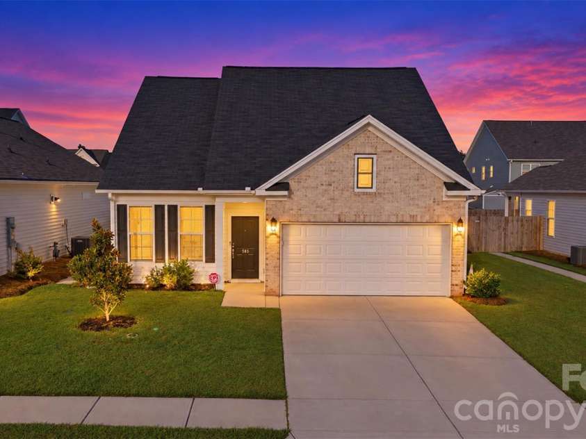 585 Ludlow Lane, Columbia, SC 29229.  MLS# CAR4433677, YatesRealty ID 56194. 