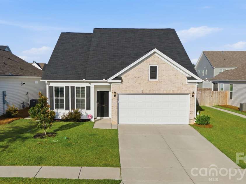 585 Ludlow Lane, Columbia, SC 29229.  MLS# CAR4433677, YatesRealty ID 56194. 