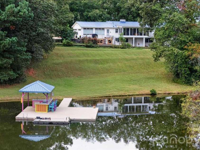 2086 Old Mountain Road, Statesville, NC 28625.  MLS# CAR4432709, YatesRealty ID 56197. 