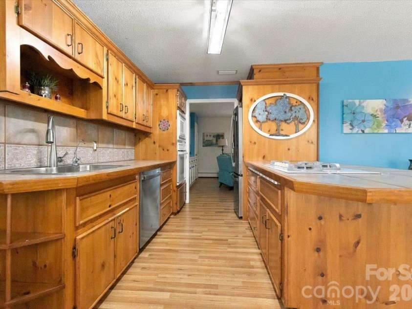 2086 Old Mountain Road, Statesville, NC 28625.  MLS# CAR4432709, YatesRealty ID 56197. 