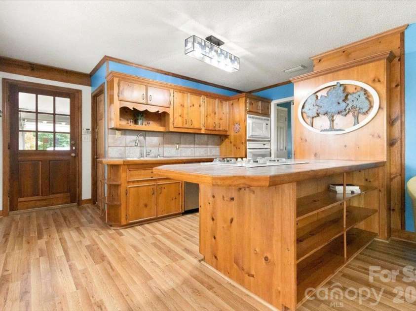 2086 Old Mountain Road, Statesville, NC 28625.  MLS# CAR4432709, YatesRealty ID 56197. 