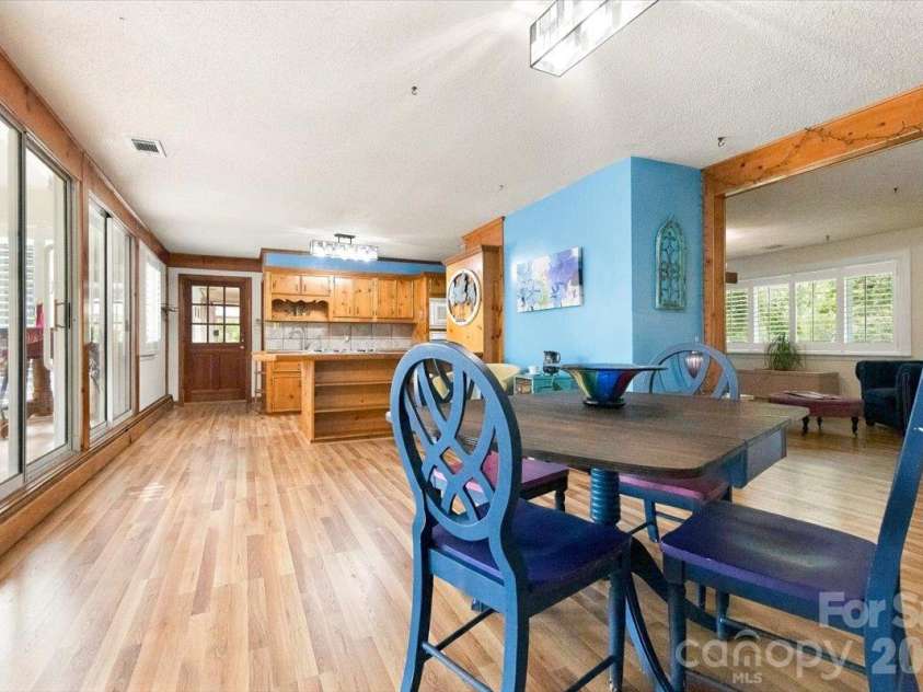 2086 Old Mountain Road, Statesville, NC 28625.  MLS# CAR4432709, YatesRealty ID 56197. 