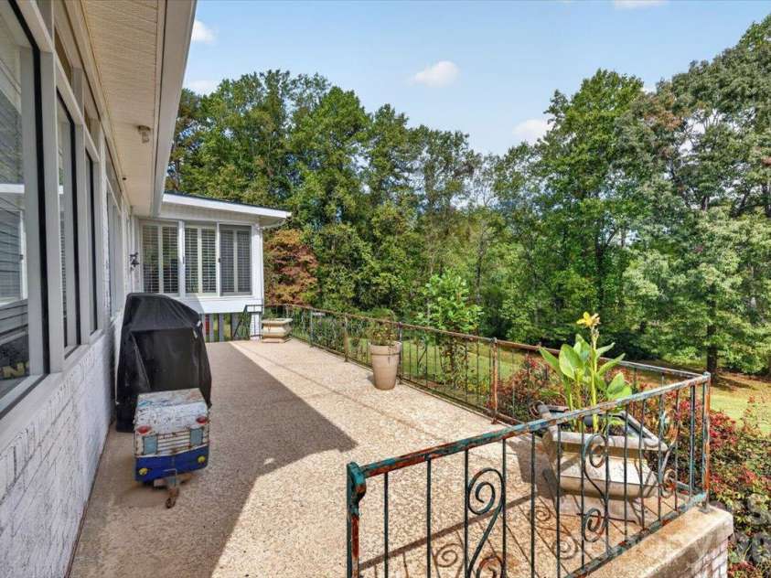 2086 Old Mountain Road, Statesville, NC 28625.  MLS# CAR4432709, YatesRealty ID 56197. 
