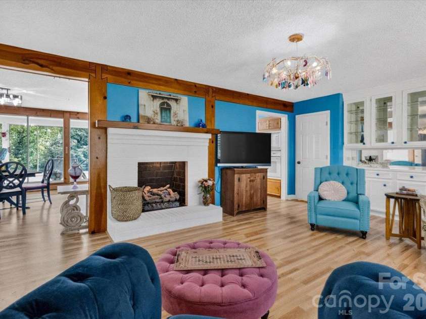 2086 Old Mountain Road, Statesville, NC 28625.  MLS# CAR4432709, YatesRealty ID 56197. 