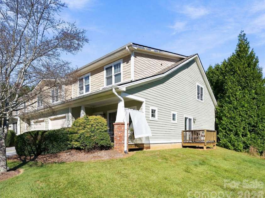 64 Fox Briar Drive, Fletcher, NC 28732.  MLS# CAR4428380, YatesRealty ID 56198. 