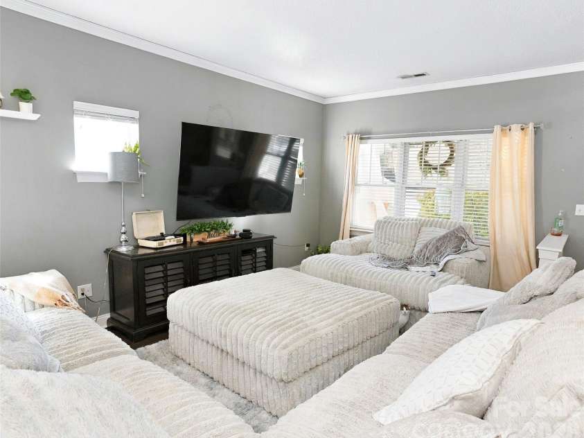 64 Fox Briar Drive, Fletcher, NC 28732.  MLS# CAR4428380, YatesRealty ID 56198. 