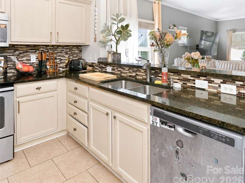 64 Fox Briar Drive, Fletcher, NC 28732.  MLS# CAR4428380, YatesRealty ID 56198. 