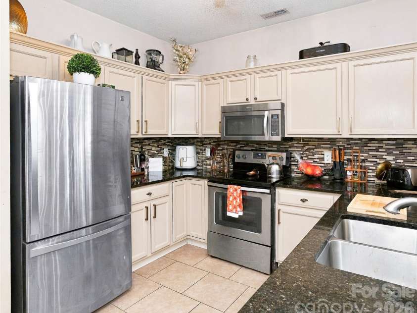 64 Fox Briar Drive, Fletcher, NC 28732.  MLS# CAR4428380, YatesRealty ID 56198. 