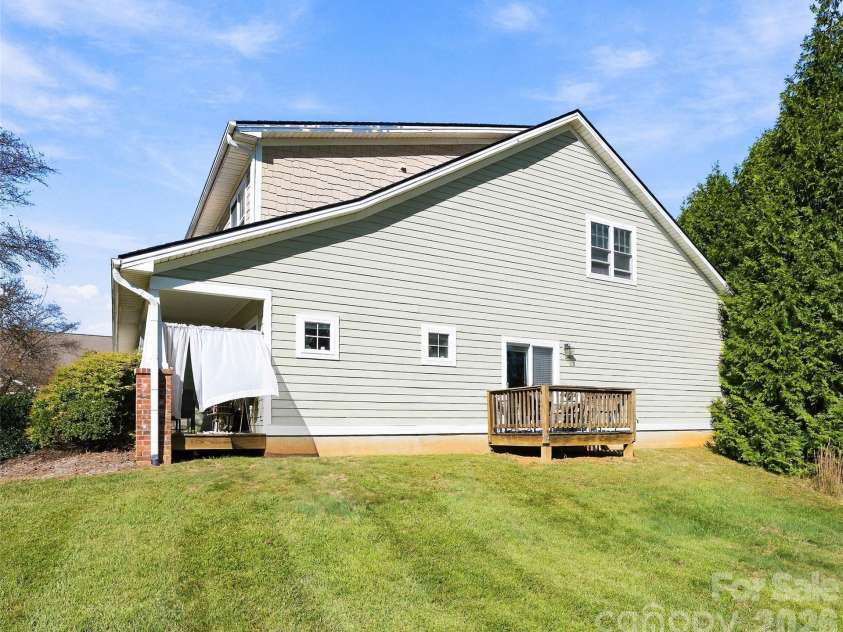64 Fox Briar Drive, Fletcher, NC 28732.  MLS# CAR4428380, YatesRealty ID 56198. 