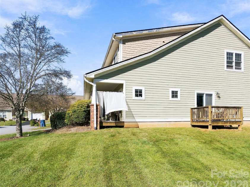 64 Fox Briar Drive, Fletcher, NC 28732.  MLS# CAR4428380, YatesRealty ID 56198. 