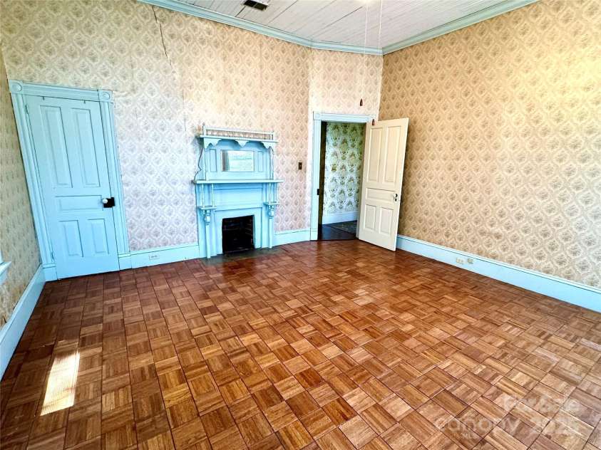 4689 Lakeview Acres Road, Valdese, NC 28690.  MLS# CAR4260635, YatesRealty ID 562. 2nd upstairs bedroom 