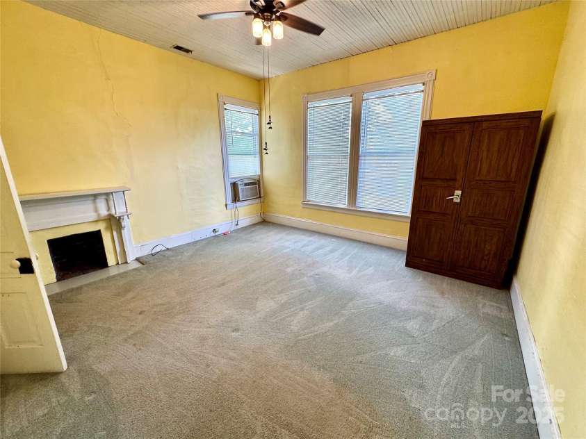 4689 Lakeview Acres Road, Valdese, NC 28690.  MLS# CAR4260635, YatesRealty ID 562. 3ed upstairs bedroom