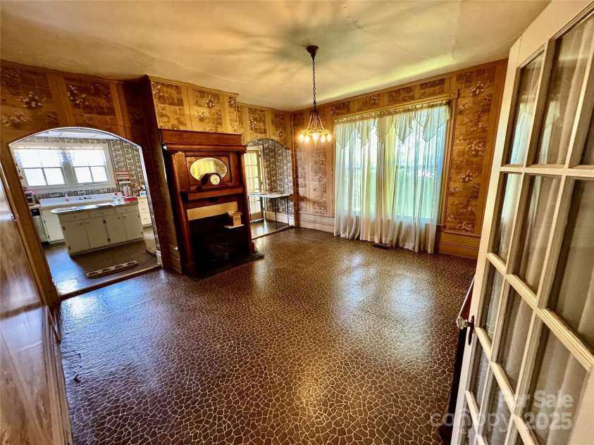 4689 Lakeview Acres Road, Valdese, NC 28690.  MLS# CAR4260635, YatesRealty ID 562. The Dining Room 