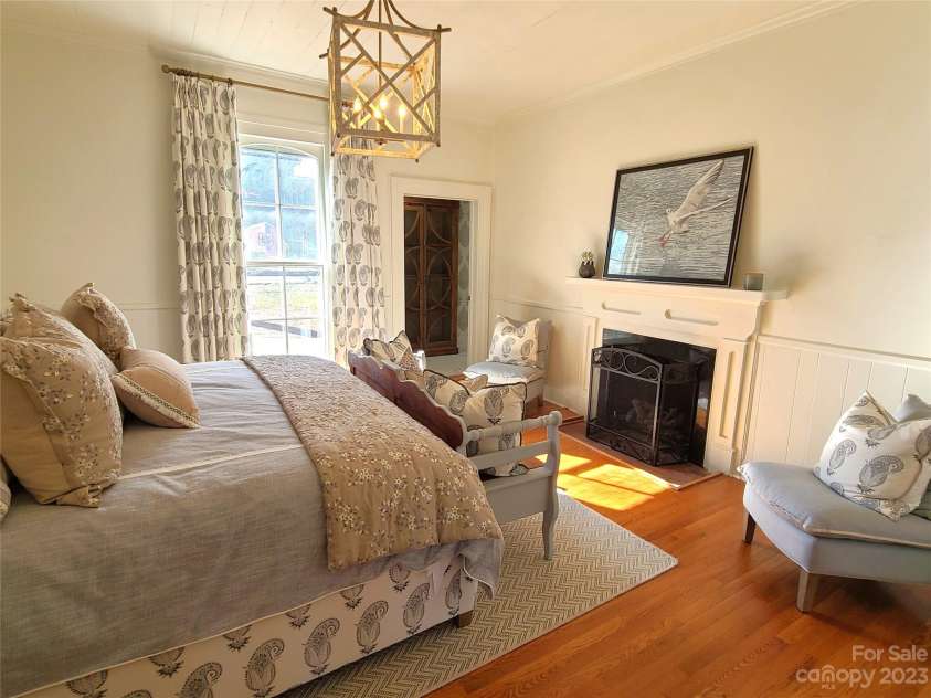 902 Ashe Avenue, Newton, NC 28658.  MLS# CAR4103600, YatesRealty ID 562. 